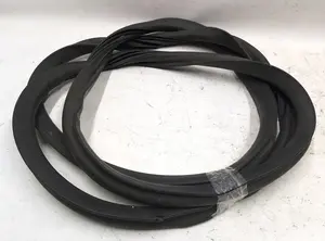 Ущільнювач багажника заднього із пошкодженням Tesla model S, model S REST 6009582-00-F