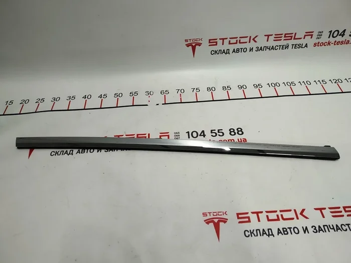3 Молдинг зовнішній двері передньої правої хром Tesla model S, model S REST 1095920-00-C