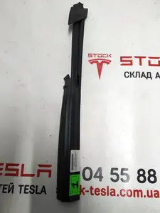 12 Ущільнювач кватирки двері передньої правої Tesla model S, model S REST 6009607-99-C
