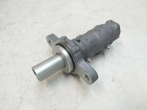 Головний гальмівний циліндр RWD Tesla model S 1012042-00-B