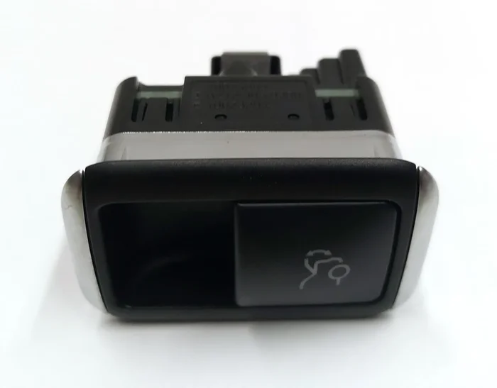 8 第三排座椅和行李箱盖按钮 Tesla model S, model S REST 6008902-00-A