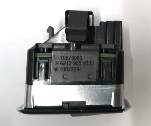 8 第三排座椅和行李箱盖按钮 Tesla model S, model S REST 6008902-00-A